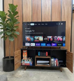 Mueble Negro con Chapa de Parota